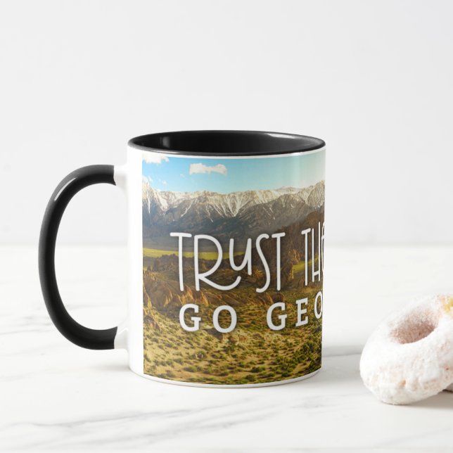 Caneca Confie Na Viagem, Vá Geocaching Geocacher Gift (Com Donut)