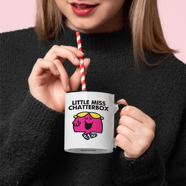 Caneca Conversando Com A Pequena Miss Chatterbox (Person holding mug)