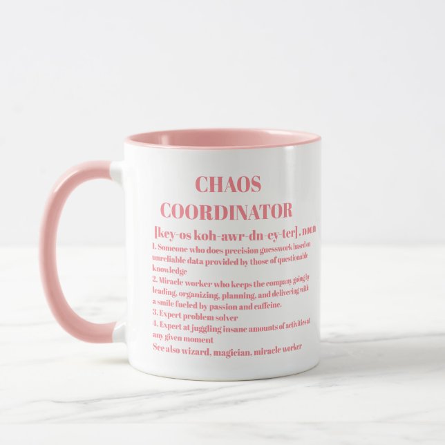 Caneca Coordenador de Caos Engraçado Definido Coworker (Esquerda)