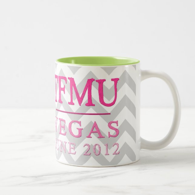 Caneca cor-de-rosa de TFMU VEGAS Chevron (Direita)