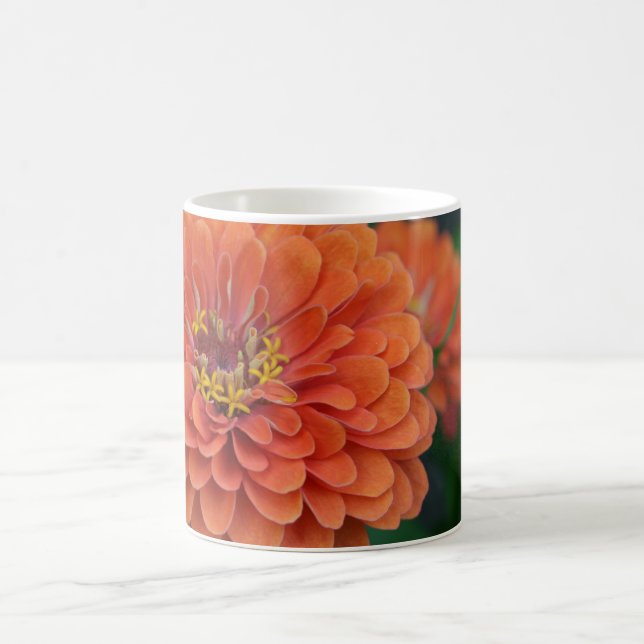 Caneca corajosa grande da flor do Zinnia (Centro)