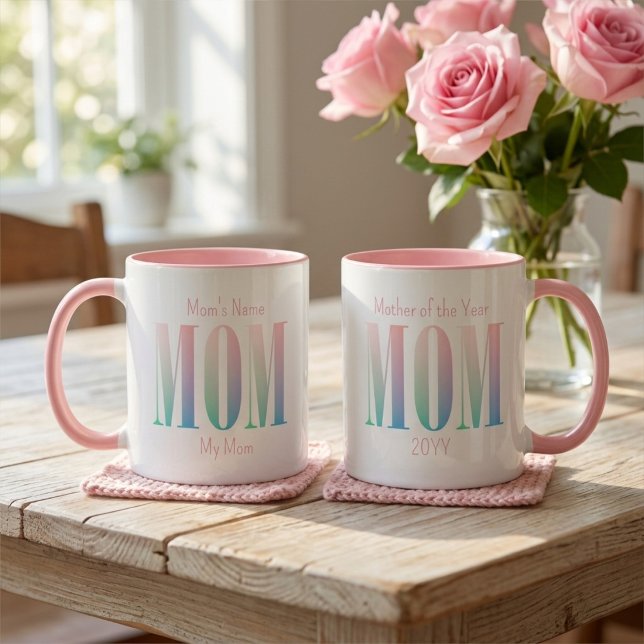 Caneca Cores de Arco-íris da MAMÃE, Nome Personalizado, T (Criador carregado)
