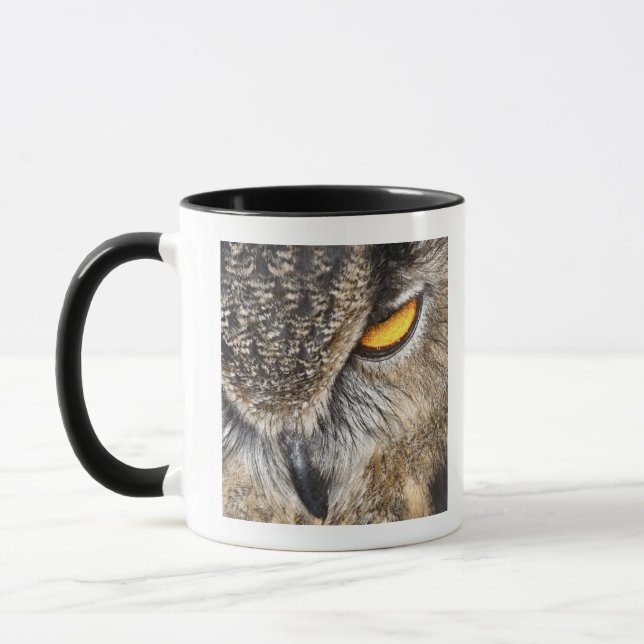 Caneca Coruja de Eagle do Eurasian (bubão do bubão) (Esquerda)
