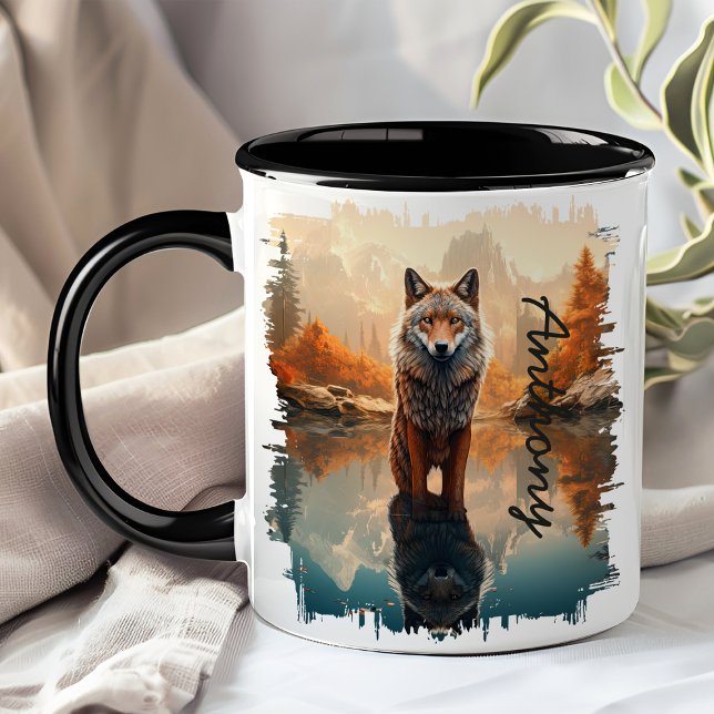 Caneca Coyote na Reflexão do Lago de Outono (Criador carregado)