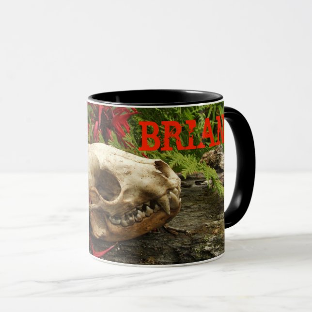 Caneca Crânio de Raccoon com samambaias e Monarda vermelh (Frente Esquerda)