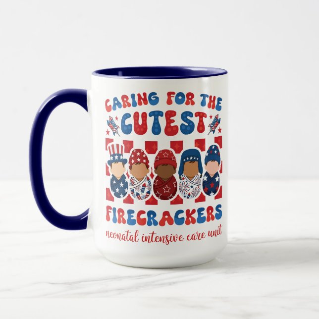 Caneca Cuidando da enfermeira de UTI neonatal mais fofa d (Esquerda)