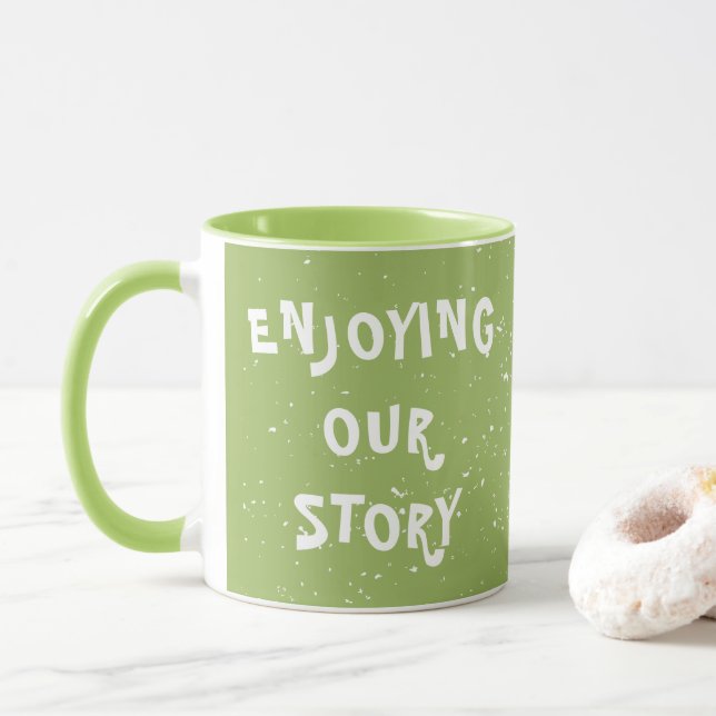 Caneca Curtindo nosso texto branco de ponto branco da his (Com Donut)