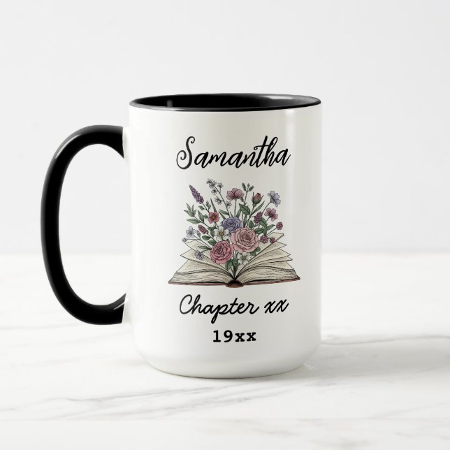 Caneca Custom Chapter Birthday – Floral Book & Birth Year (Esquerda)
