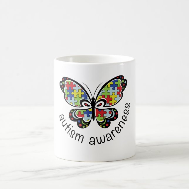 Caneca da borboleta da consciência do autismo (Centro)