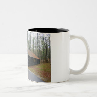 Caneca da cabana rústica de madeira