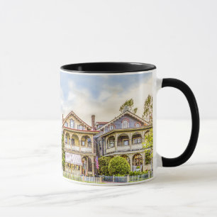 Caneca da fileira da casa do Victorian