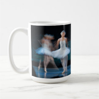 Caneca da porcelana de osso do lago swan