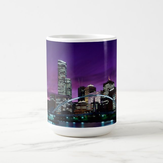 Caneca da skyline da arquitectura da cidade da (Centro)