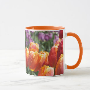 Caneca das tulipas do primavera