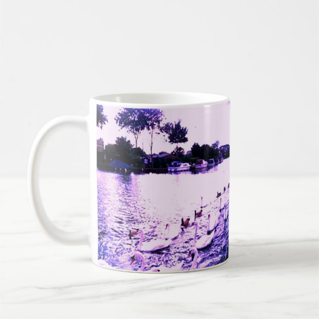 Caneca De Café •·♥Яömǻñtî¢ LagoDeCisnes CanecaClássica♥·• (Esquerda)