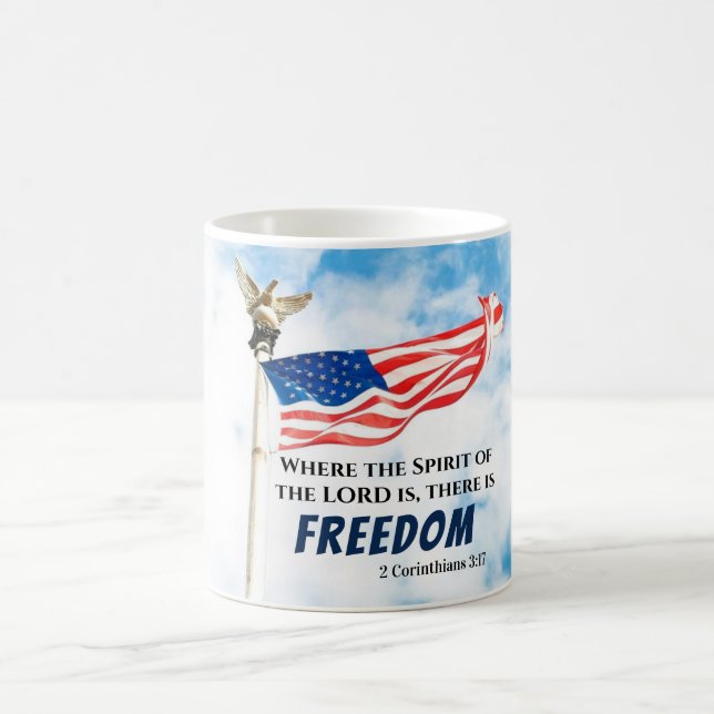 Caneca De Café 2 Corinthians 3:17 Há Liberdade, Bandeira American (Centro)