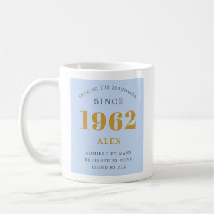 Caneca De Café 60º Aniversário Nome 1962 Cinza Azul Chic Legant