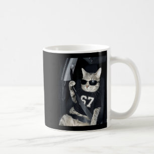 Caneca De Café 67 Gato Usando Óculos de Sol Geração Alpha Engraça