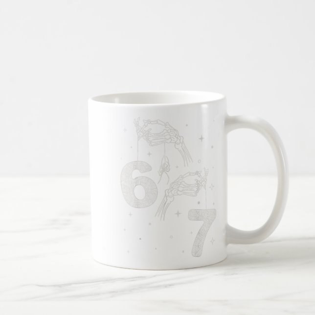Caneca De Café 67 Mão de Esqueleto Meme Engraçado Halloween Seis  (Direita)
