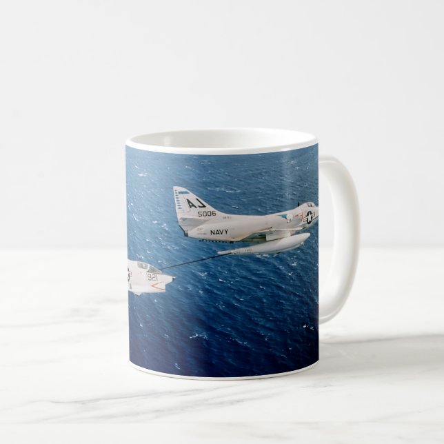CANECA DE CAFÉ A-4B SKYHAWK (Frente Esquerda)