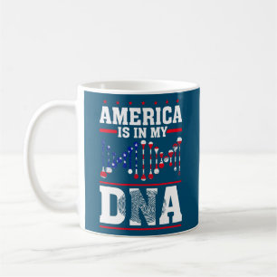 Caneca De Café A América Está Na Minha Bandeira Da América Do Dna