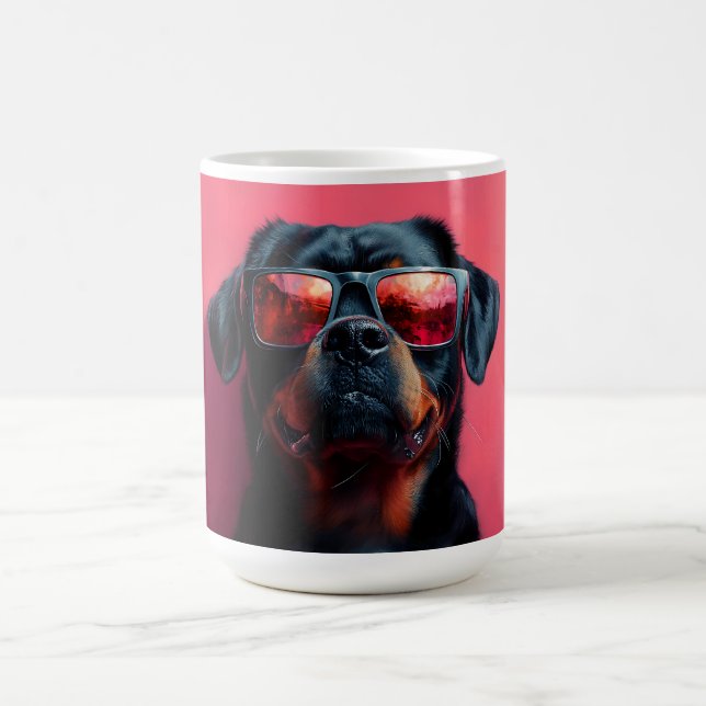 Caneca De Café A cool rottweiler with sunglasses (Centro)