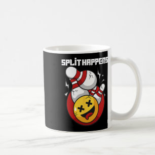 Caneca De Café A Divisão Acontece Com A Boliche Engraçada