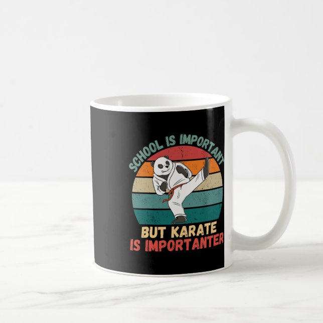 Caneca De Café A Escola De Panda Retro É Importante. (Direita)