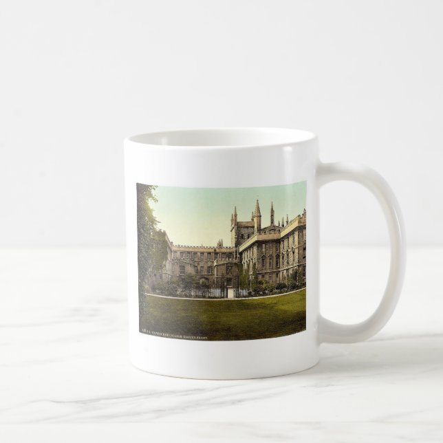 Caneca De Café A faculdade nova, jardina parte dianteira, magnifi (Direita)