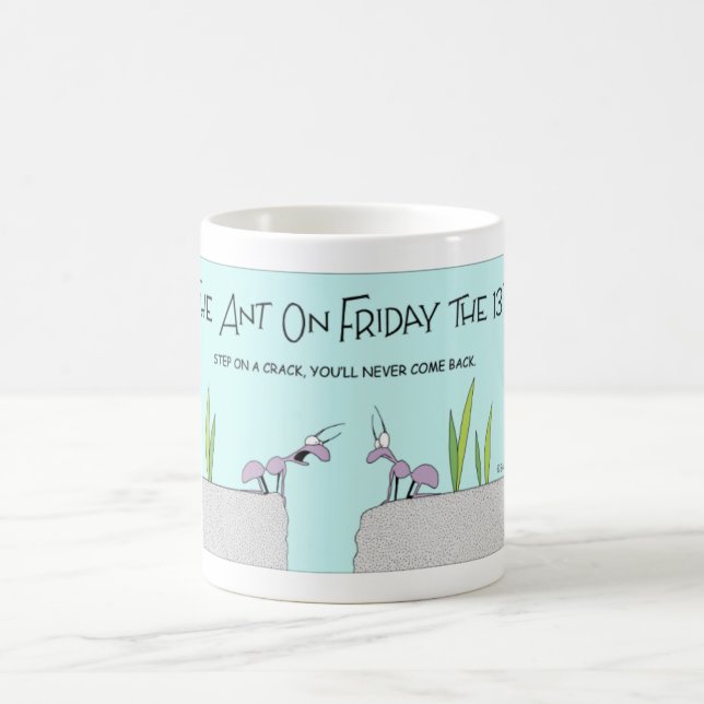 Caneca De Café A formiga em sexta-feira o 13o (Centro)
