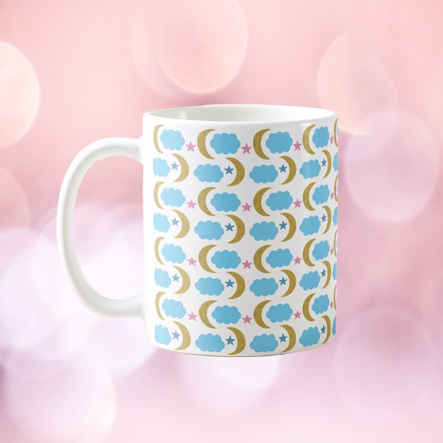 Caneca De Café A Nuvem da Lua Stars Faux Dourado Padrão de Litera (A mug with a pattern of gold moons, blue clouds and pink stars)