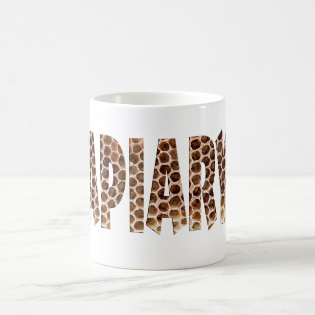 Caneca De Café A palavra Apiário com uma sobreposição de favo de  (Centro)