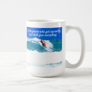 Caneca De Café À pessoa que se levanta cedo, o deus dará o ev