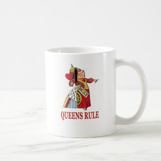 Caneca De Café A Rainha dos Corações diz "Regra do Queens"