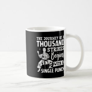 Caneca De Café A Viagem De Mil Golpes Começa Com Si