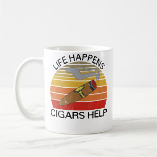 Caneca De Café A Vida Acontece Charutos Ajudam Para Fumantes de C