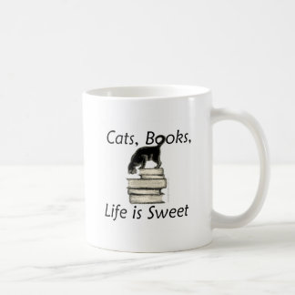 Caneca De Café A vida dos livros dos gatos é doce