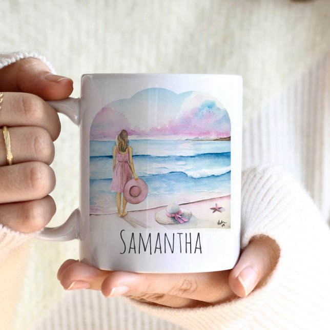 Caneca De Café A vida é melhor na praia personalizada (Personalized coffee mugs with name from "By The Shoreline" collection Victoria Grigaliunas beach art)