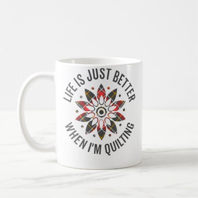 Caneca De Café A Vida É Melhor Quando Estou Fazendo Colchas Croch (Esquerda)