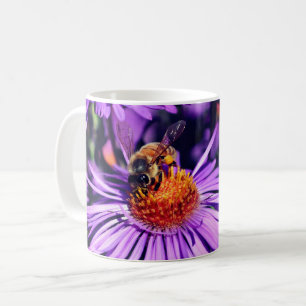 Caneca De Café Abelha De Mel Na Flor De Aster Roxo Personalizada