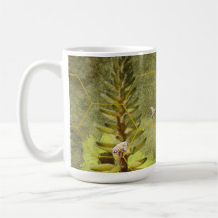 Caneca De Café Abelhas em Mídia Mista de Plantas Yucca