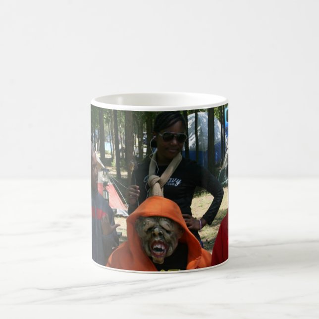 Caneca De Café Acampamento com um visitante (Centro)
