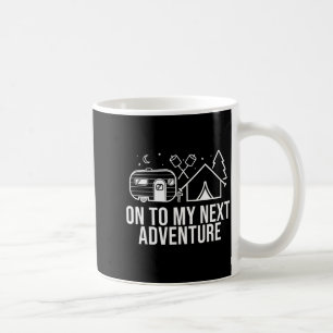 Caneca De Café Acampamento De Caminhada Na Montanha Seguindo Para
