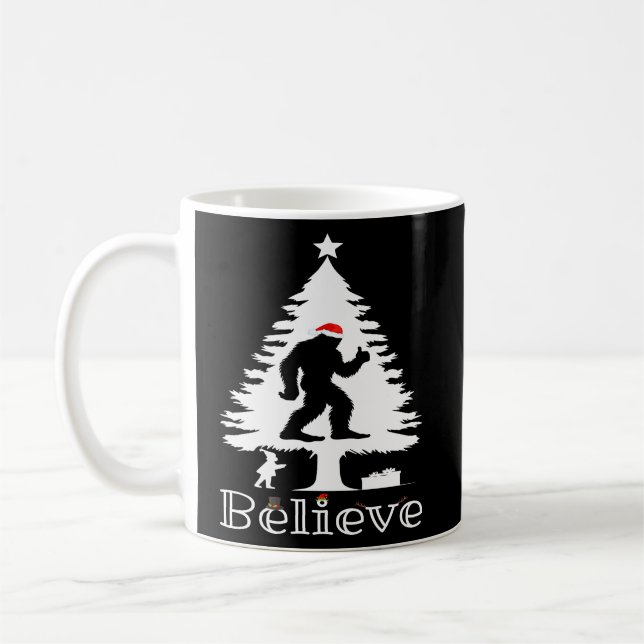 Caneca De Café Acredite na Árvore de Natal da Criptozoologia Bigf (Esquerda)