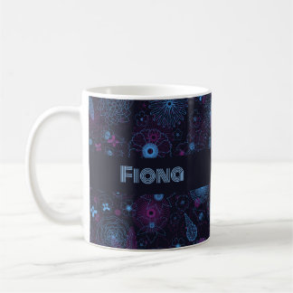 Caneca De Café Adicione Seu Nome Floral Contorno Azul e Roxo Padr