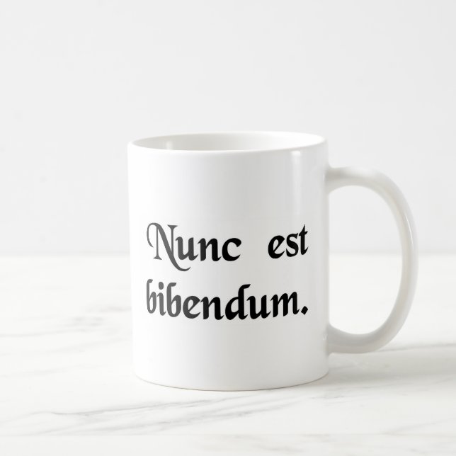 Caneca De Café Agora nós devemos beber (Direita)