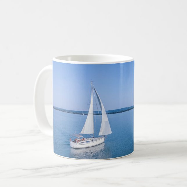 Caneca De Café Água | Iate no lago Balaton da Hungria (Frente Esquerda)