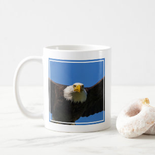 Caneca De Café Águia Americana passa voando perto