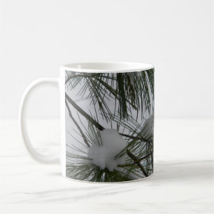 Caneca De Café Agulhas cobertos de neve do pinho