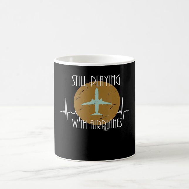Caneca De Café Ainda Brincando Com Presente Gráfico Piloto De Avi (Centro)